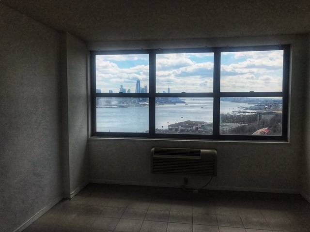 Sweeping views of NYC and the Hudson from all rooms