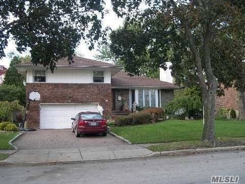 Beautiful Brick Split On Over Sized Property, 3 Bedrooms, 2.