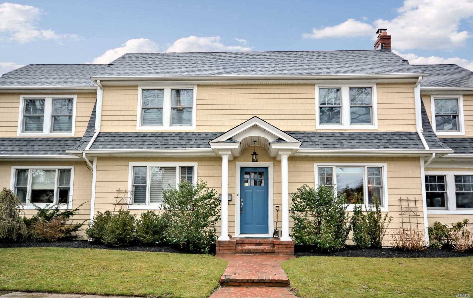 Move Right Into This Gracious,Elegant Meticulously Updated Colonial.