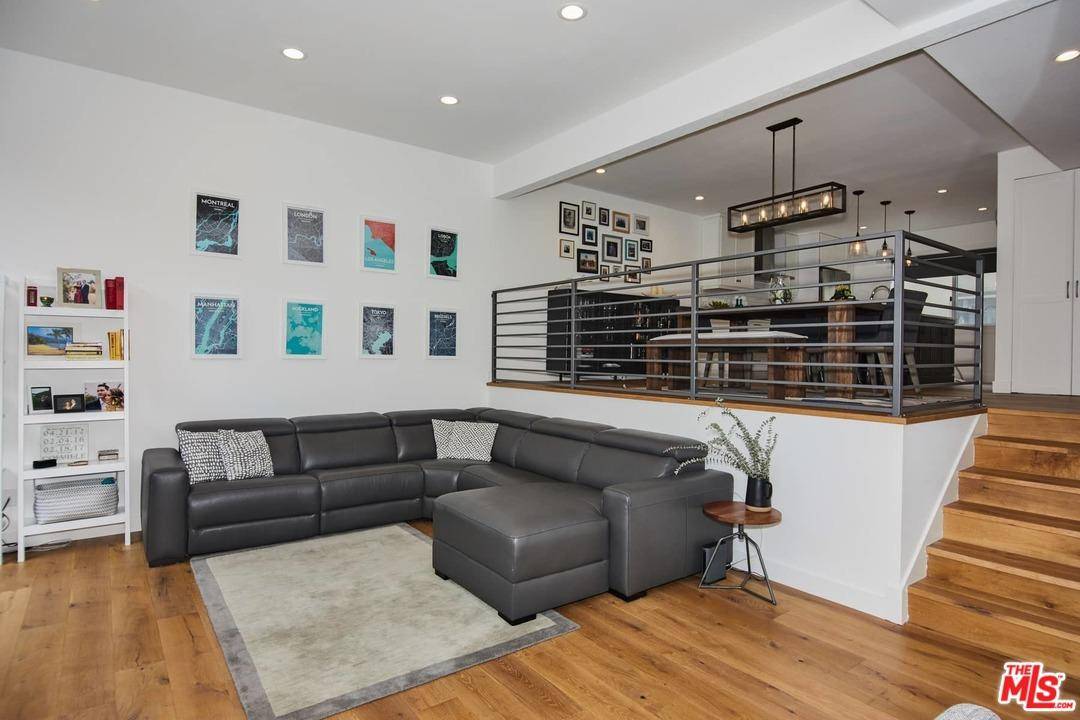 Newly renovated townhouse in prime Marina del Rey - 2 BR Townhouse Marina Del Rey Los Angeles