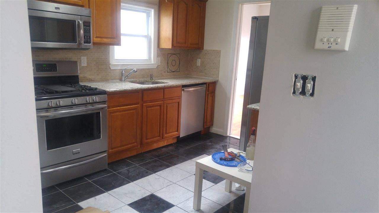 Right in the heart of journal square - 3 BR New Jersey