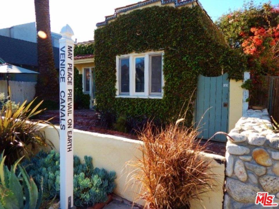 This is a very rare opportunity to lease a totally detached house on a private lot on the magical Venice Canals