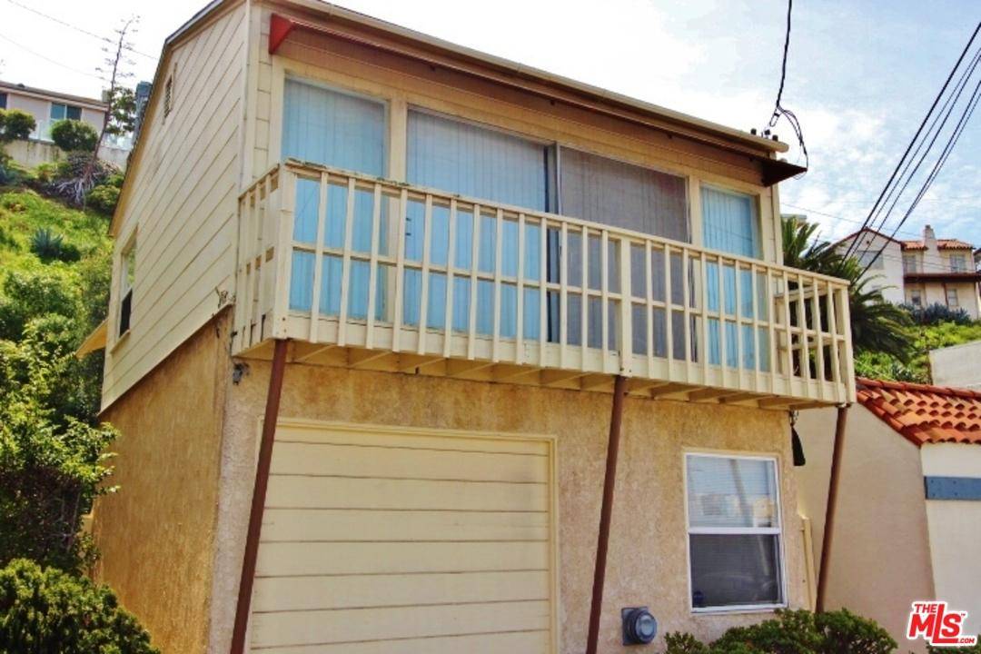 PROPERTY WILL BE DELIVERED VACANT - 2 BR Duplex Playa Del Rey Los Angeles