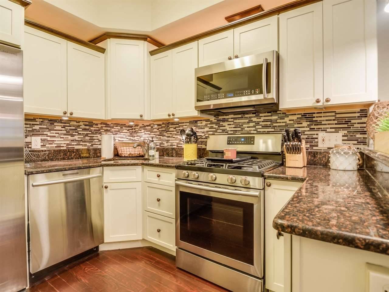 Come and see this cozy 2-bed unit in the red-hot neighborhood of Bergen-Lafayette