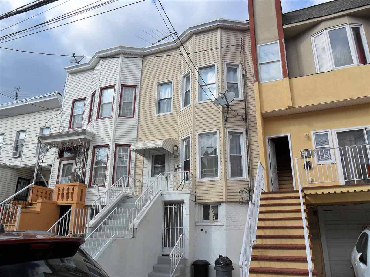 Large One Family in a nice neighborhood - 3 BR New Jersey