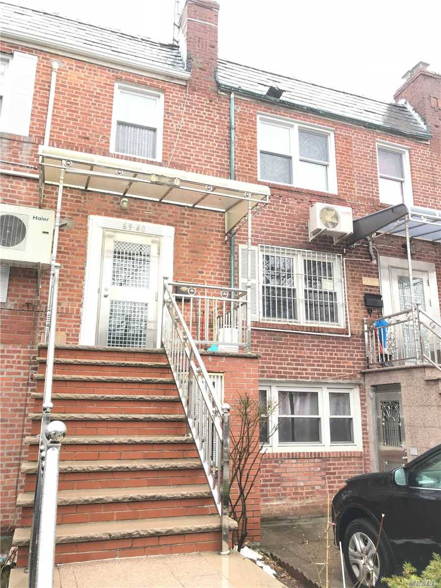 Don't Disturb Tenant***Very Cozy Brick 3 Bedrooms And 3 Full Baths Townhouse In Fresh Meadows.