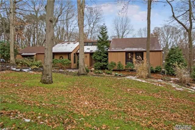 Large 1F Home In Wading River Sitting On 0.