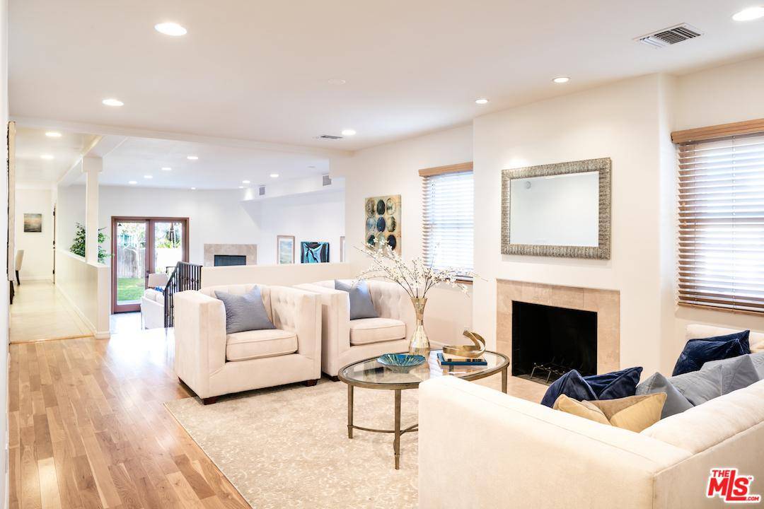Nestled in the quiet hills of Playa del Rey and the heart of Silicon Beach sits this exquisite