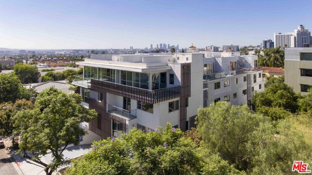 Unobstructed and protected views - 2 BR Townhouse Sunset Strip Los Angeles