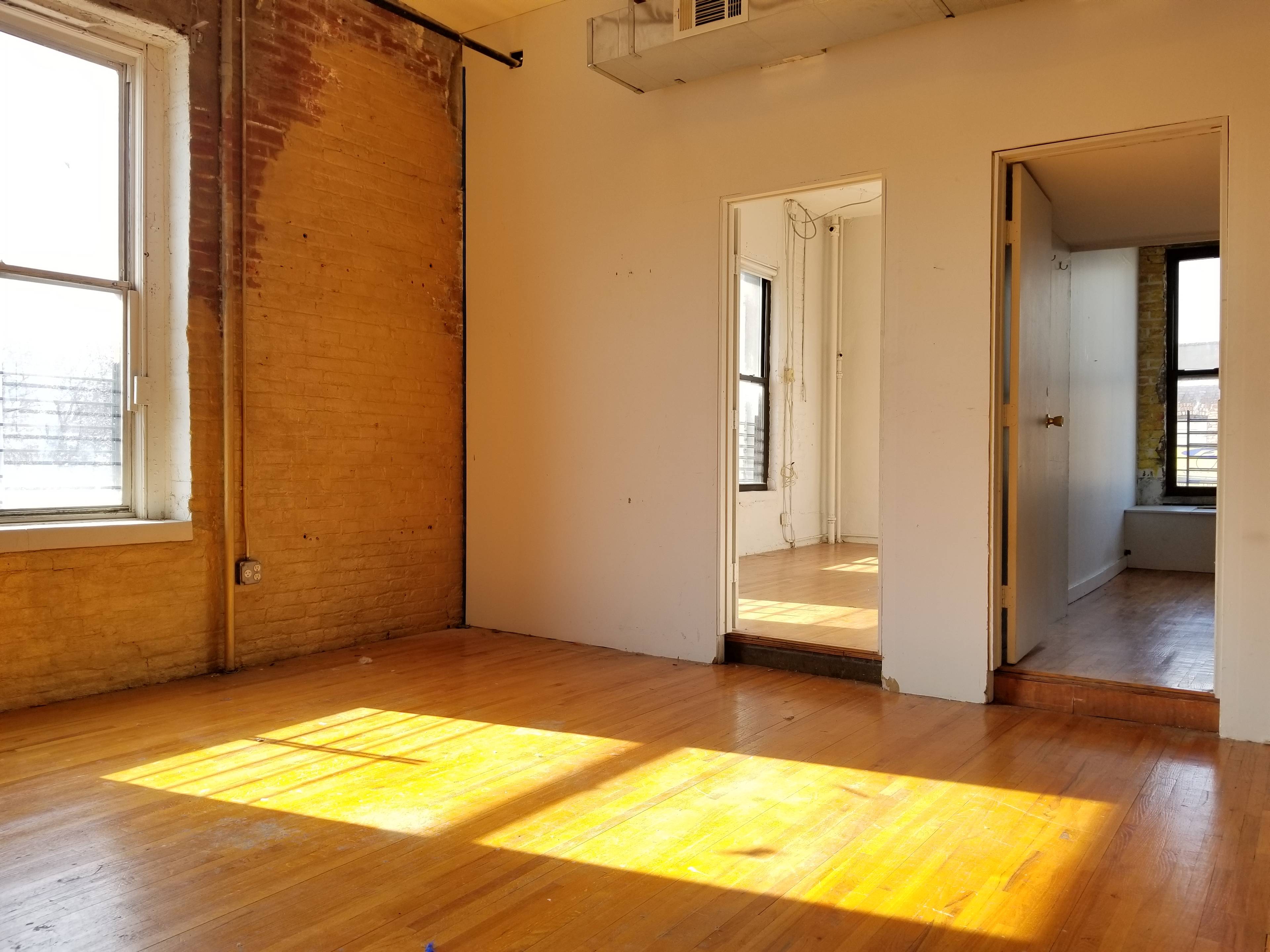 Massive No Fee 5 Bedroom Loft in Quiet Greenpoint - Available Now!