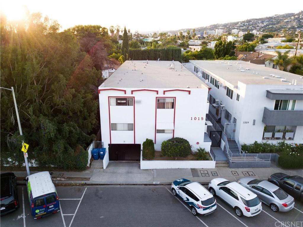 Well-kept 10-unit building located in the heart of West Hollywood one of the most well managed progressive cities in Los Angeles County