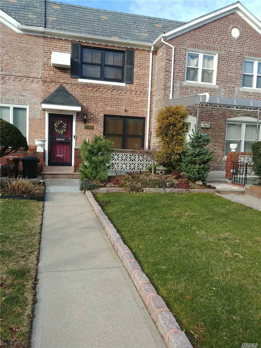 81 2 BR House Middle Village LIC / Queens