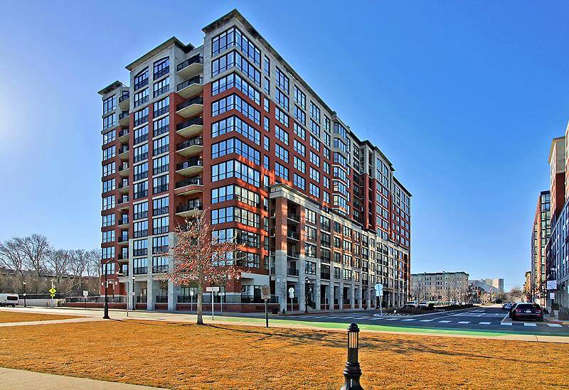 Luxury living at this beautiful waterfront condo at Maxwell Place