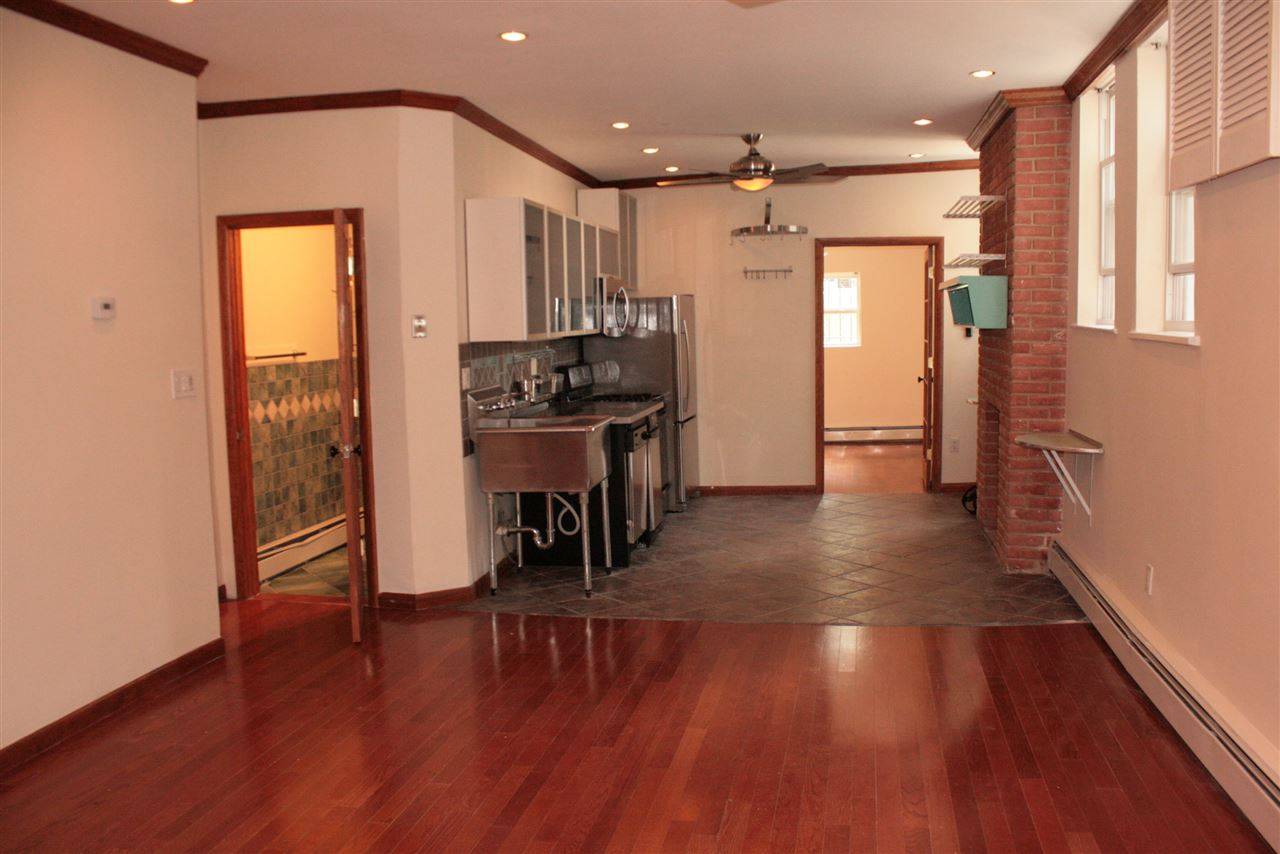 Must see this super cool - 2 BR New Jersey