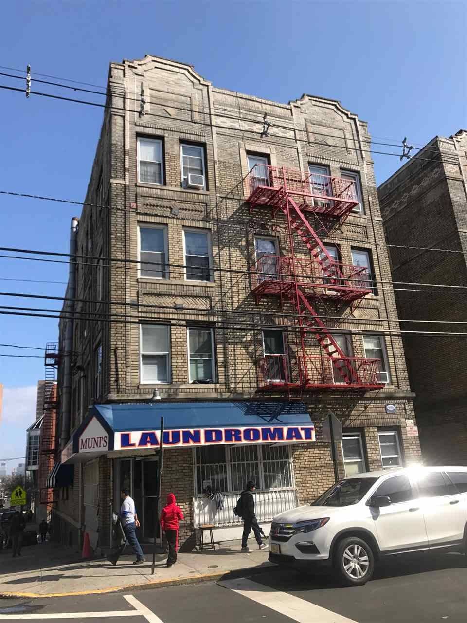 One-bedroom one bath condo located within walking distance to transportation to NYC
