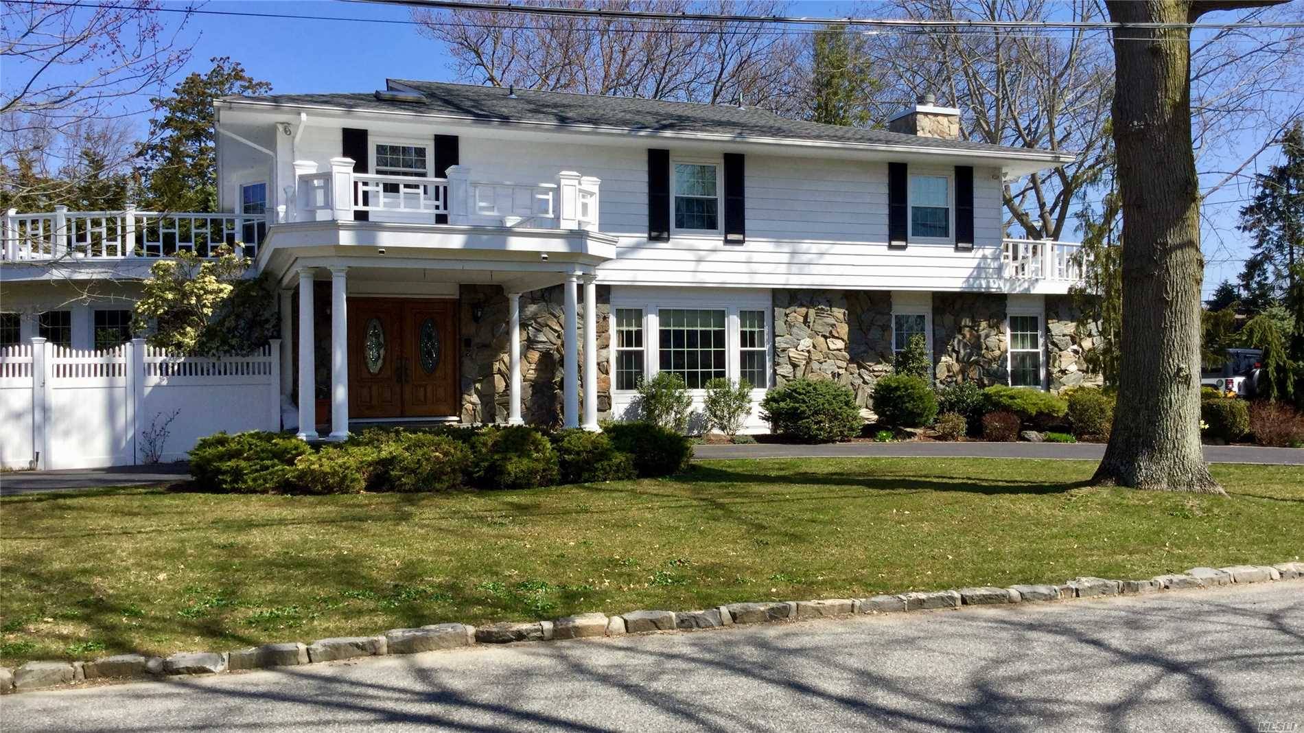 Stunning Center Hall Colonial In Old Harbour Green.