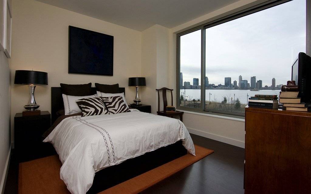 Beautiful 1 Bed 1 Bath Apartment with Amazing river views in Tribeca- No fee!