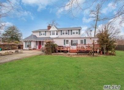 Charming And Renovated Colonial,  Nestled In Sought After Oak Neck Estates.
