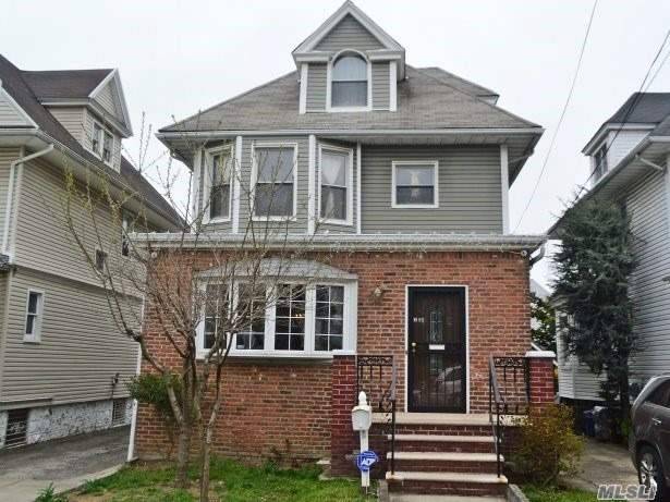 Lovely And Well Kept Detached Colonial On A Great Block In North Flushing.