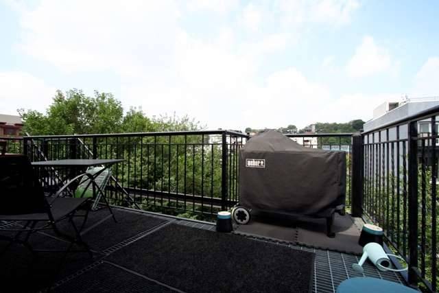 Exceptional 1 bedroom / 1 bathroom penthouse apartment