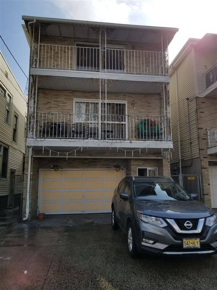 Come see this recently updated spacious apartment - 3 BR New Jersey