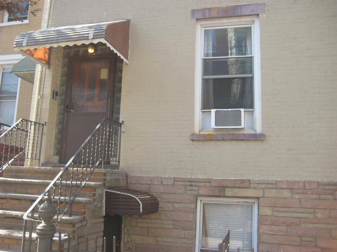 Large 2 bedroom + den railroad style apartment - 2 BR New Jersey