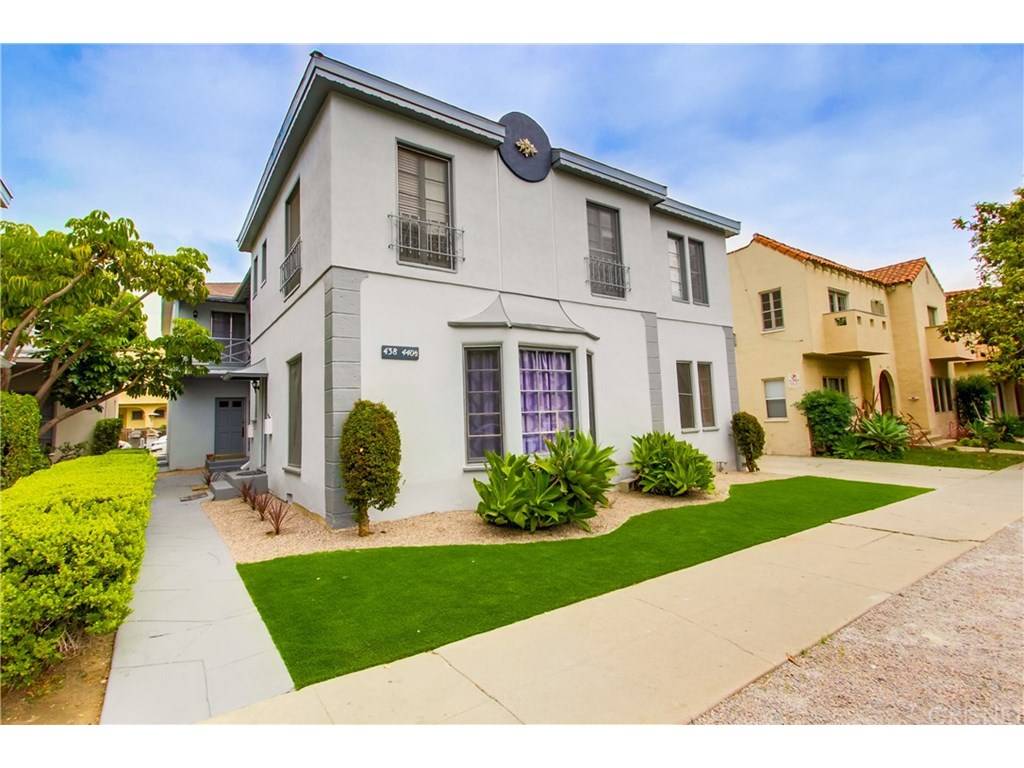 Step inside this beautiful upper rear unit - 1 BR Beverly Grove Los Angeles