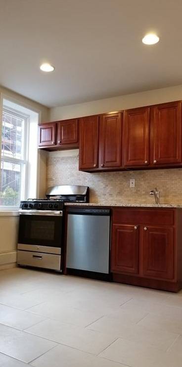 This renovated 2BR/1BA is a commuter's dream - 2 BR New Jersey