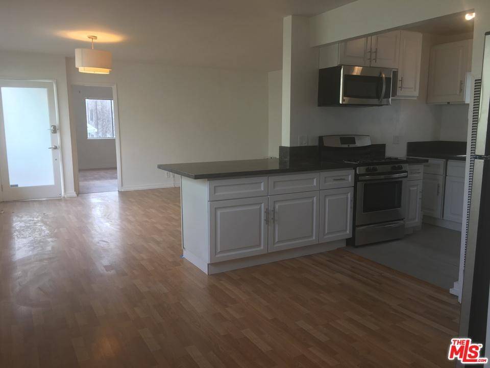 Silicon Beach- Submit all offers - 6 BR Duplex Los Angeles