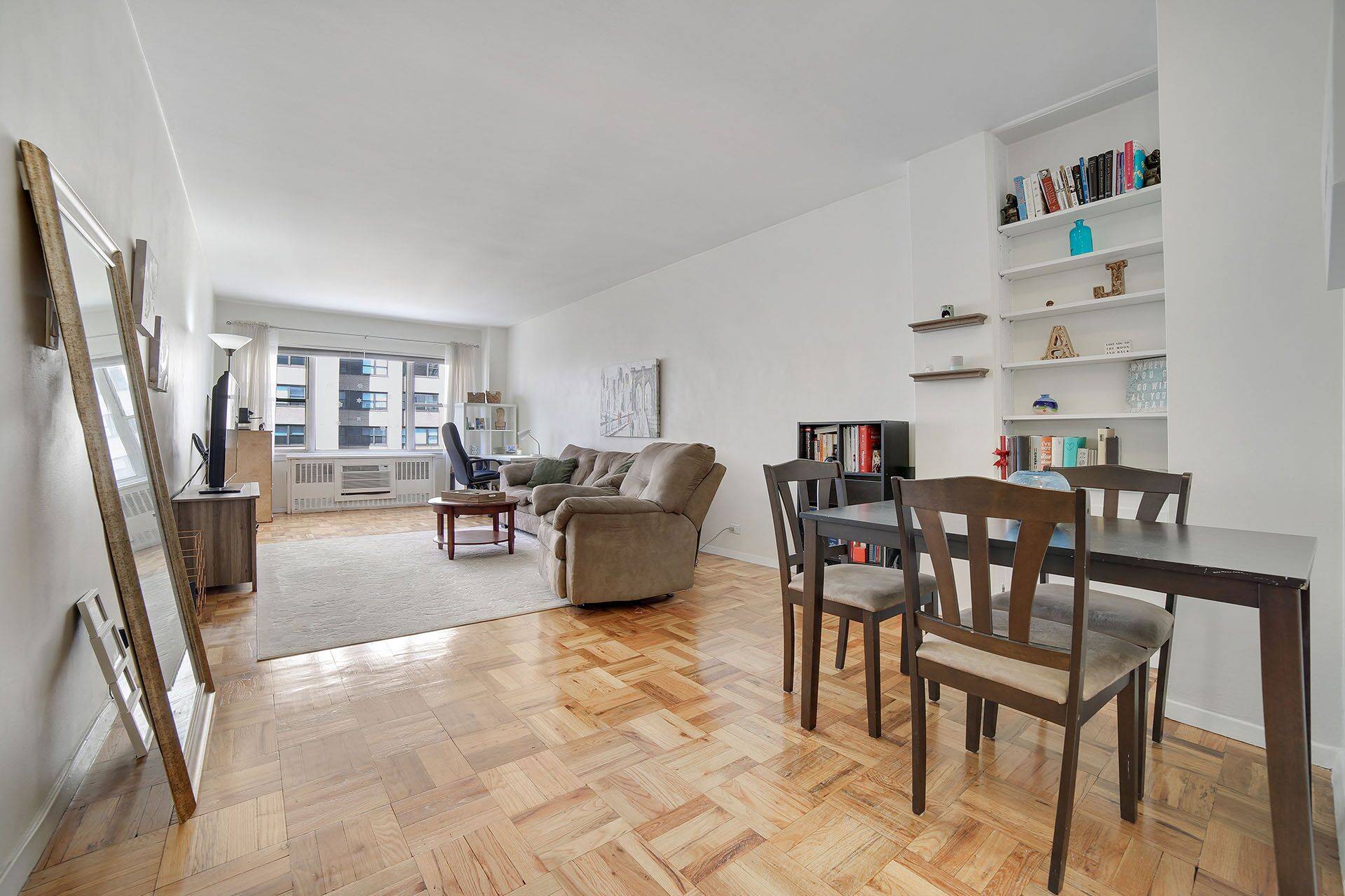 Beautiful Large One Bedroom, Murray Hill