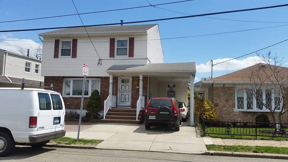 LOVINGLY MAINTAINED SINGLE FAMILY HOME LOCATED IN COUNTRY VILLAGE SECTION OF JERSEY CITY
