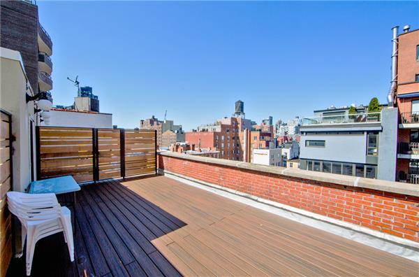 NO FEE PENTHOUSE 2 BEDROOM W/ PRIVATE ROOF DECK IN BEAUTIFUL GRAMERCY