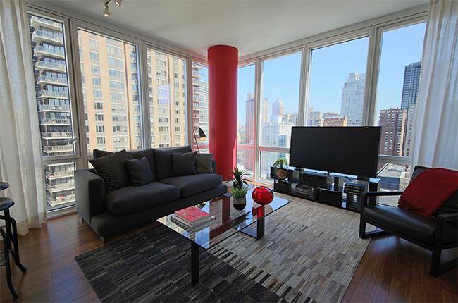 Upper West Side 1 Bedroom 1 Bathroom, Full Service Building, Floor to Ceiling Windows, W/D, Great Closets, Pool, No Fee
