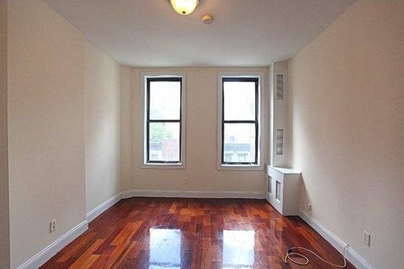 RENOVATED TRUE 4 BEDROOM/2 BATH IN MURRAY HILL..ELEVATOR/LAUNDRY BUILDING