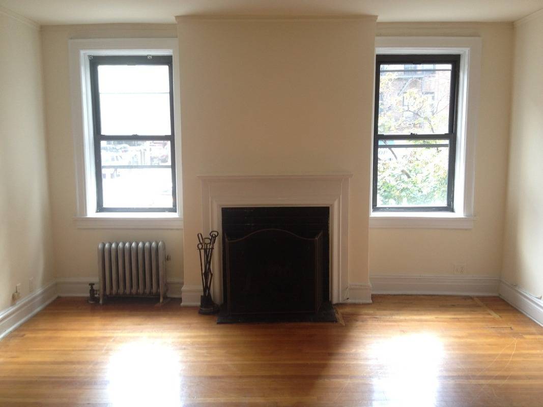 True 4 Bedroom/2 Bath..Great Midtown East Location..Tons of Closet Space..Pets Allowed