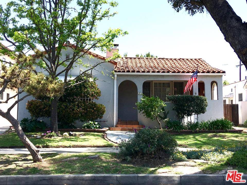 Great opportunity to own duplex/develop on highly coveted 500 block of Poinsettia Pl