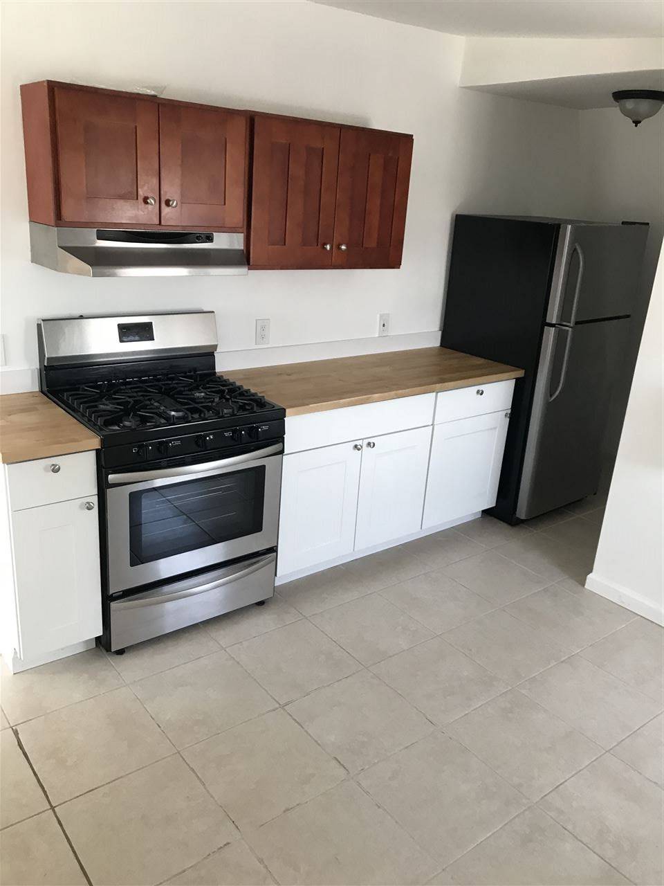 Stainless Steel appliances are 1 year young - 2 BR New Jersey