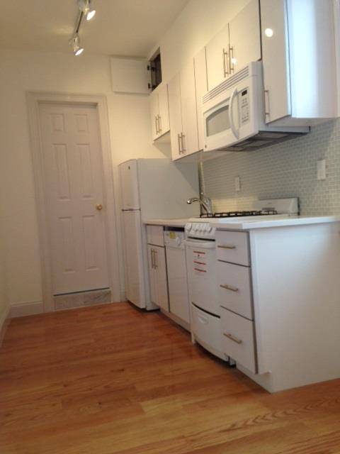 GREAT LOCATION RENOVATED 1 BEDROOM PRIME LITTLE ITALY