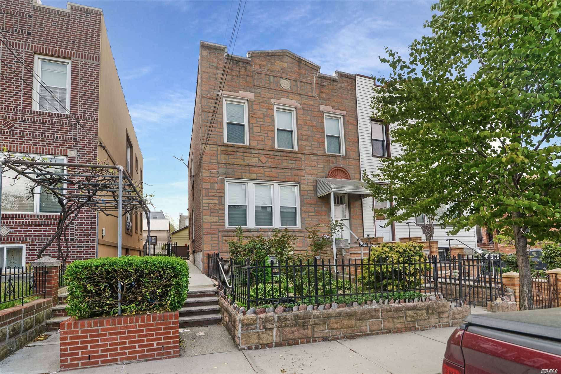 46th 4 BR Multi-Family Ditmars-Steinway LIC / Queens
