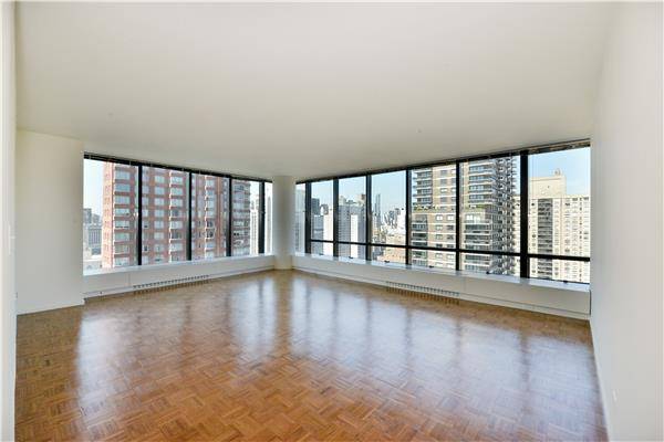NO FEE!!! Beautiful studio apartment on Upper East Side with pool and stunning river views!