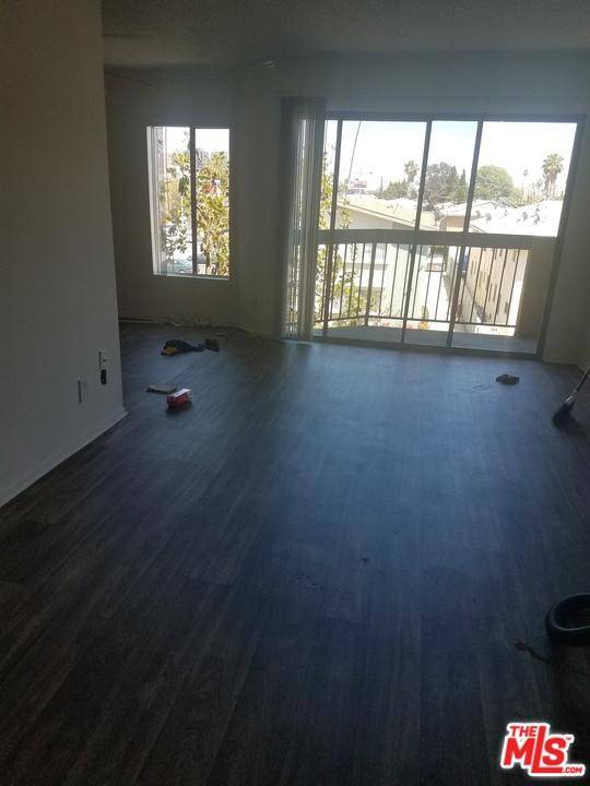 Beautiful front unit in the heart of Hollywood close to Sunset Blvd and all the happenings that the city offers with 2 generous bedrooms/ 2 bath and