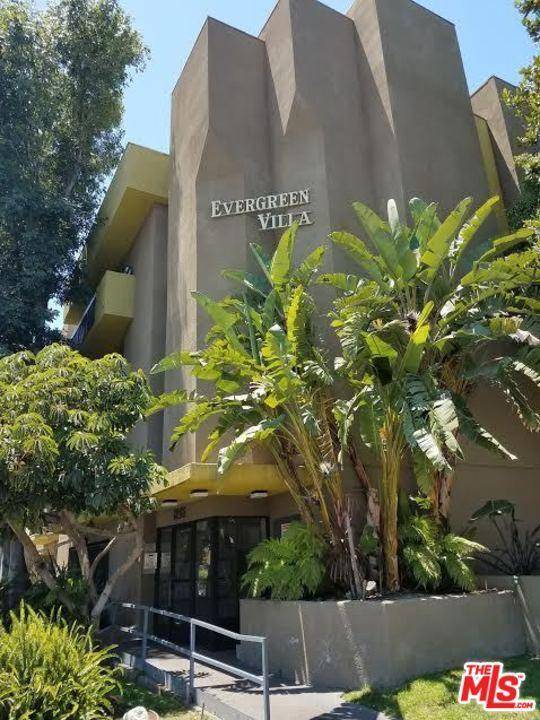 Renovated Studio available in heart of Hollywood - 1 BR Condo Hollywood Los Angeles