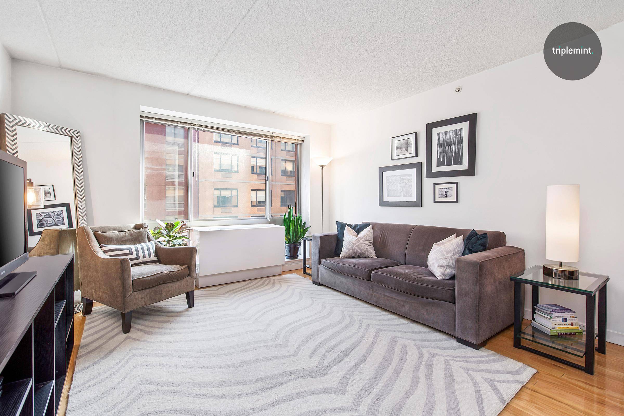 This bright and spacious one bedroom home is located in a 24 hour, full service doorman building in prime West Chelsea.