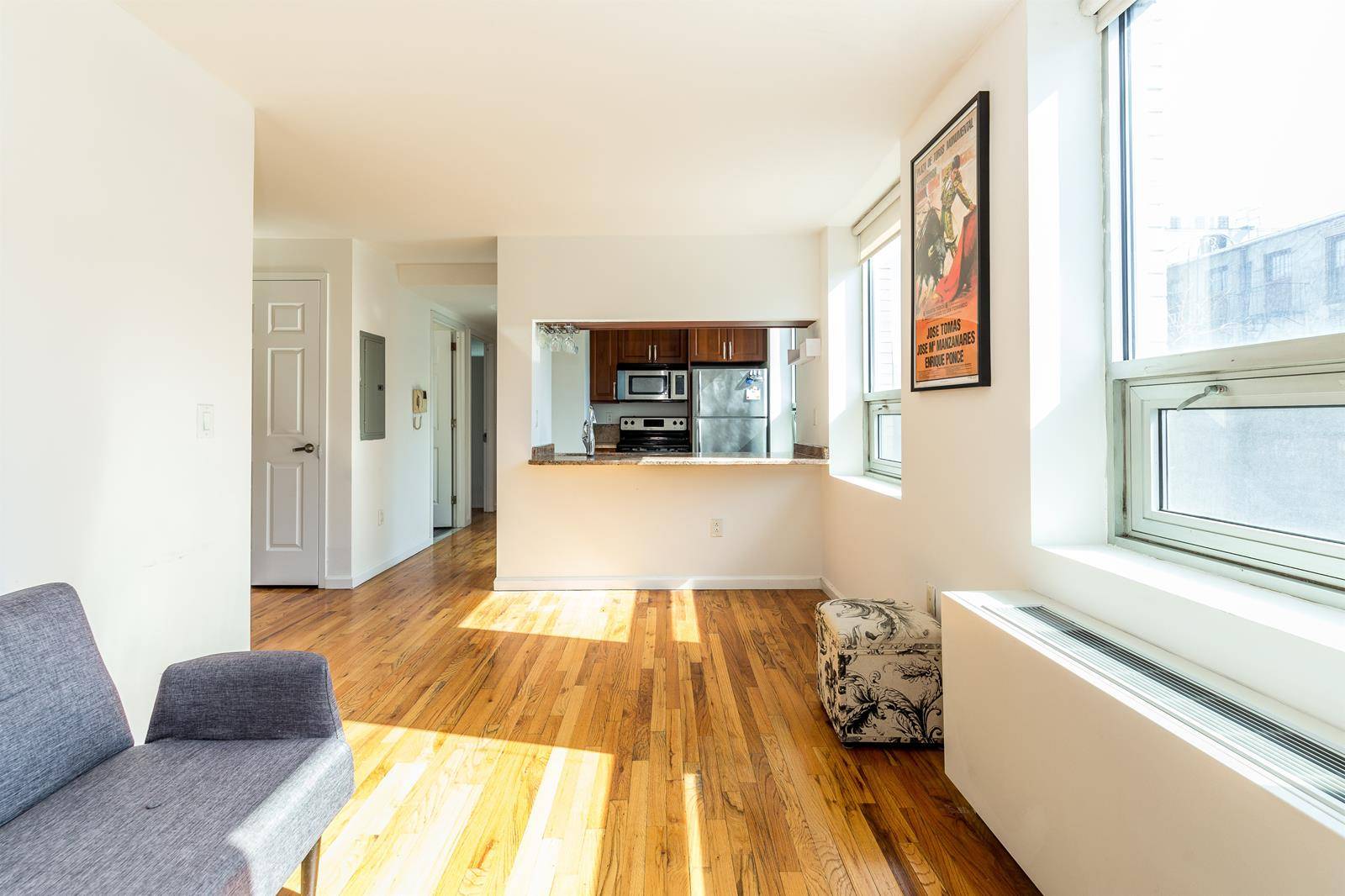 Welcome to your sun filled, bright and airy 2 bedroom condo.