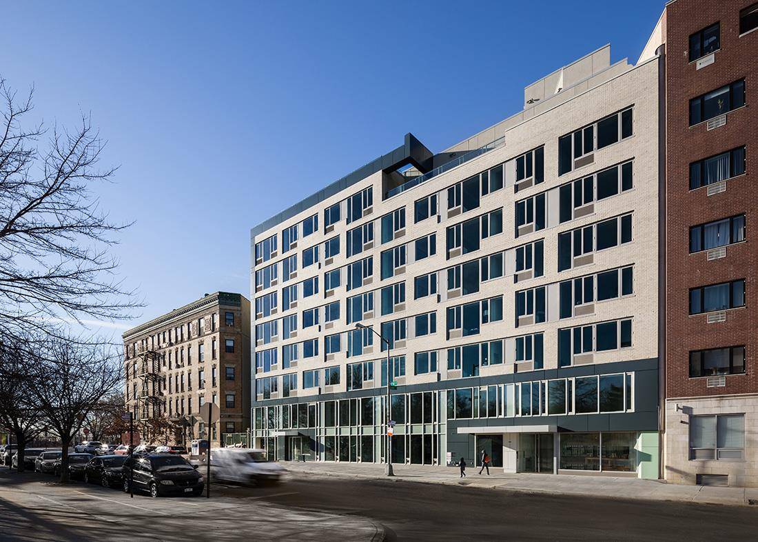The Highbridge is a new boutique luxury condominium designed by Daniel Goldner Architects overlooking Highbridge Park in vibrant Washington Heights.