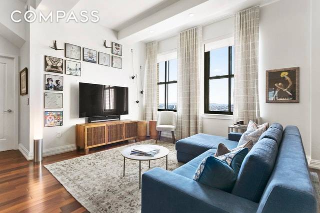 In Brooklyn s most iconic building, this smart and stylish condo offers a unique opportunity to live in a landmark with presence over decades in cinema, television and world news.