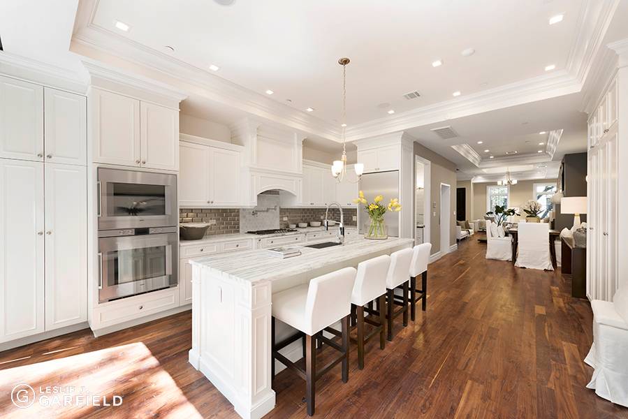 244 East 48th Street is a one of a kind luxurious single family townhouse.