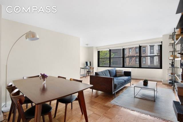 Sutton Place, one of the most sought after neighborhood is where this spacious, extra large one bedroom located, the perfect home.