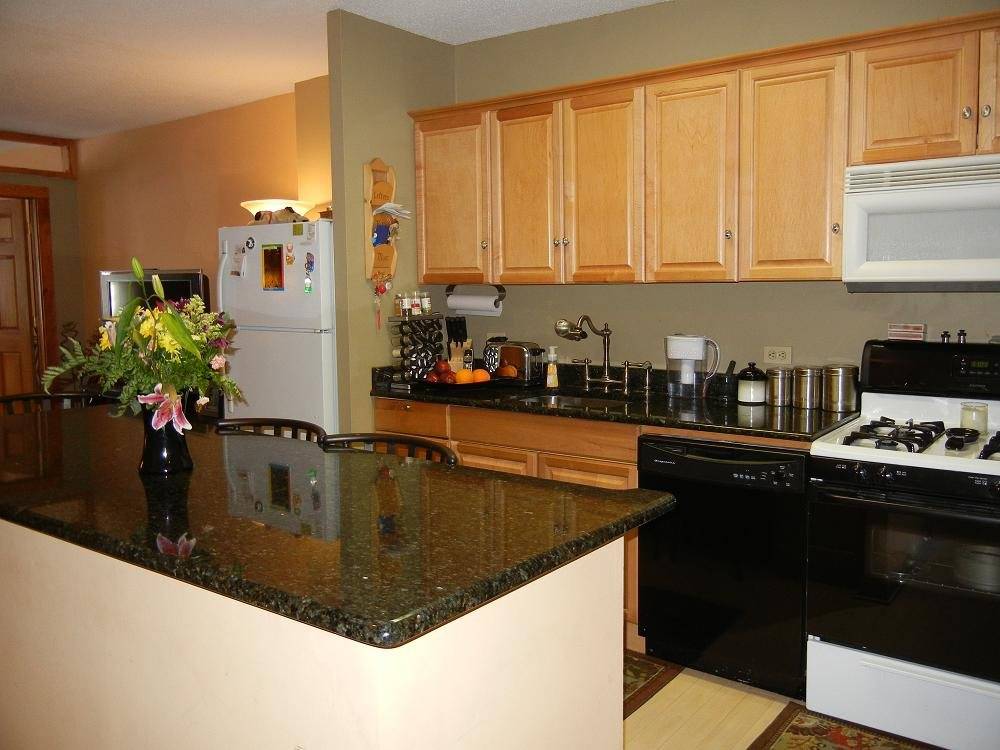LARGE ONE BEDROOM WITH 2ND BEDROOM/ DEN/ OFFICE - 2 BR New Jersey