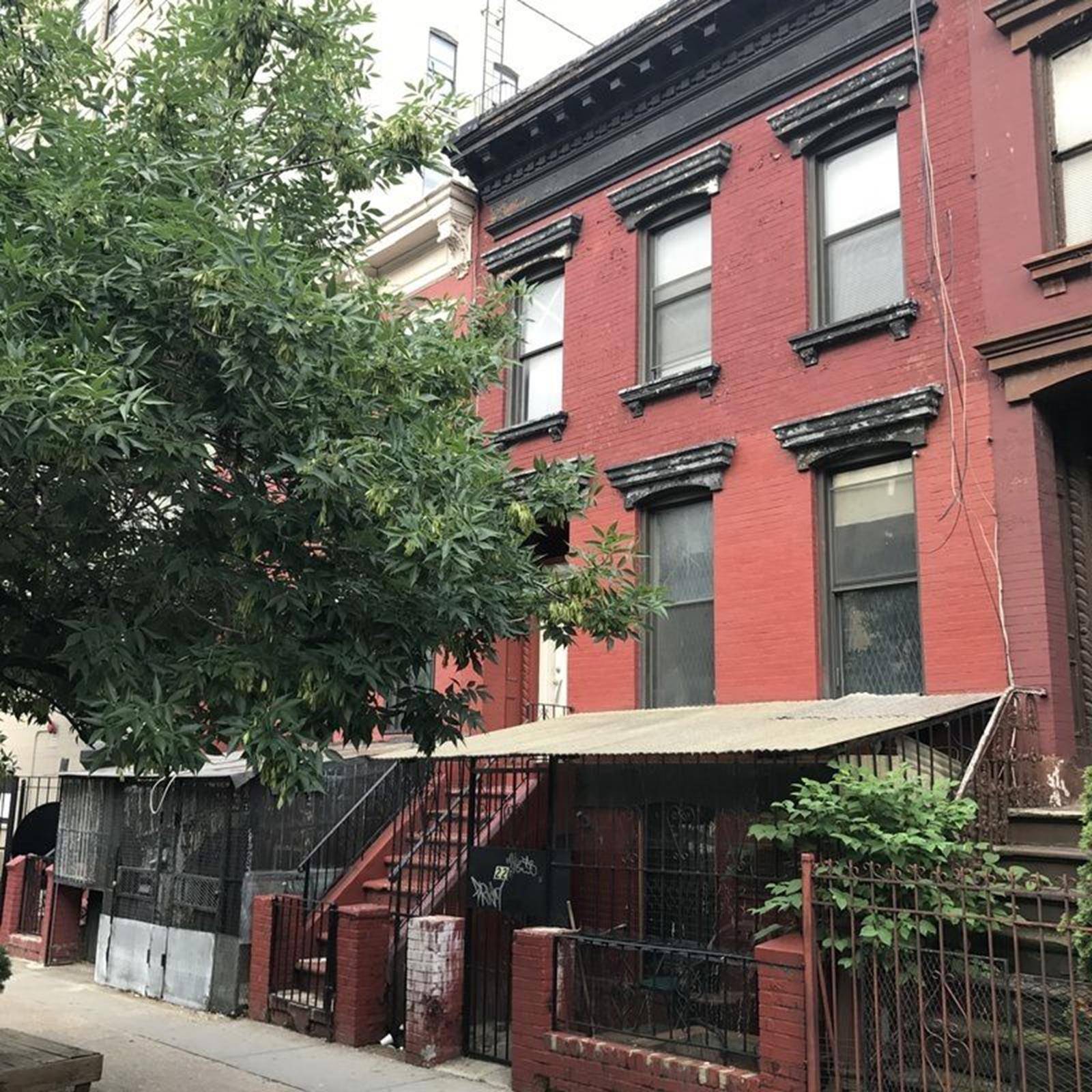 Prime development opportunity Currently set as a 3 family townhouse in need of some TLC in South Williamsburg, steps from transportation, restaurants, shopping and schools, and just minutes from Manhattan.